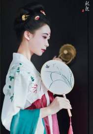 暗宮憐之香自何処來